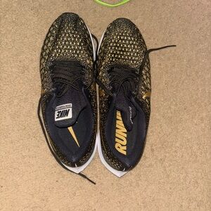 Nike Men's Black and Gold Athletic Shoes